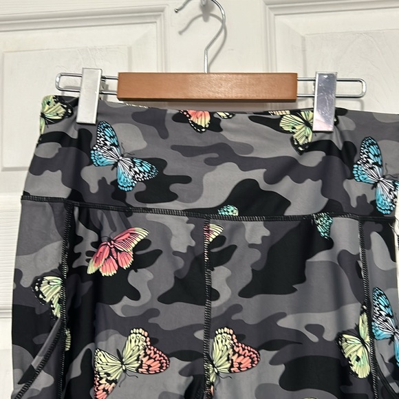 SOMMER RAY NWT butterfly butt lift leggings. Size XL - Picture 3 of 10